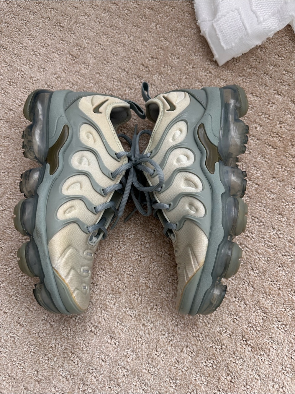 Rare- Size 7- Nike Air VaporMax Plus Light Silver Mica Green